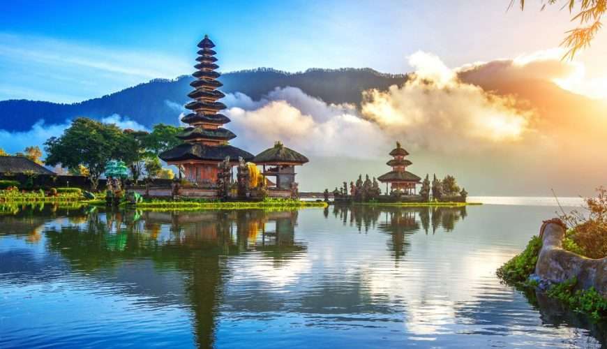 Bali-Temple-Complex-near-a-Lake-1024x682