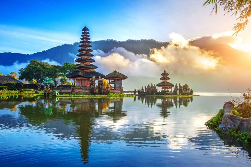 Bali-Temple-Complex-near-a-Lake-1024x682